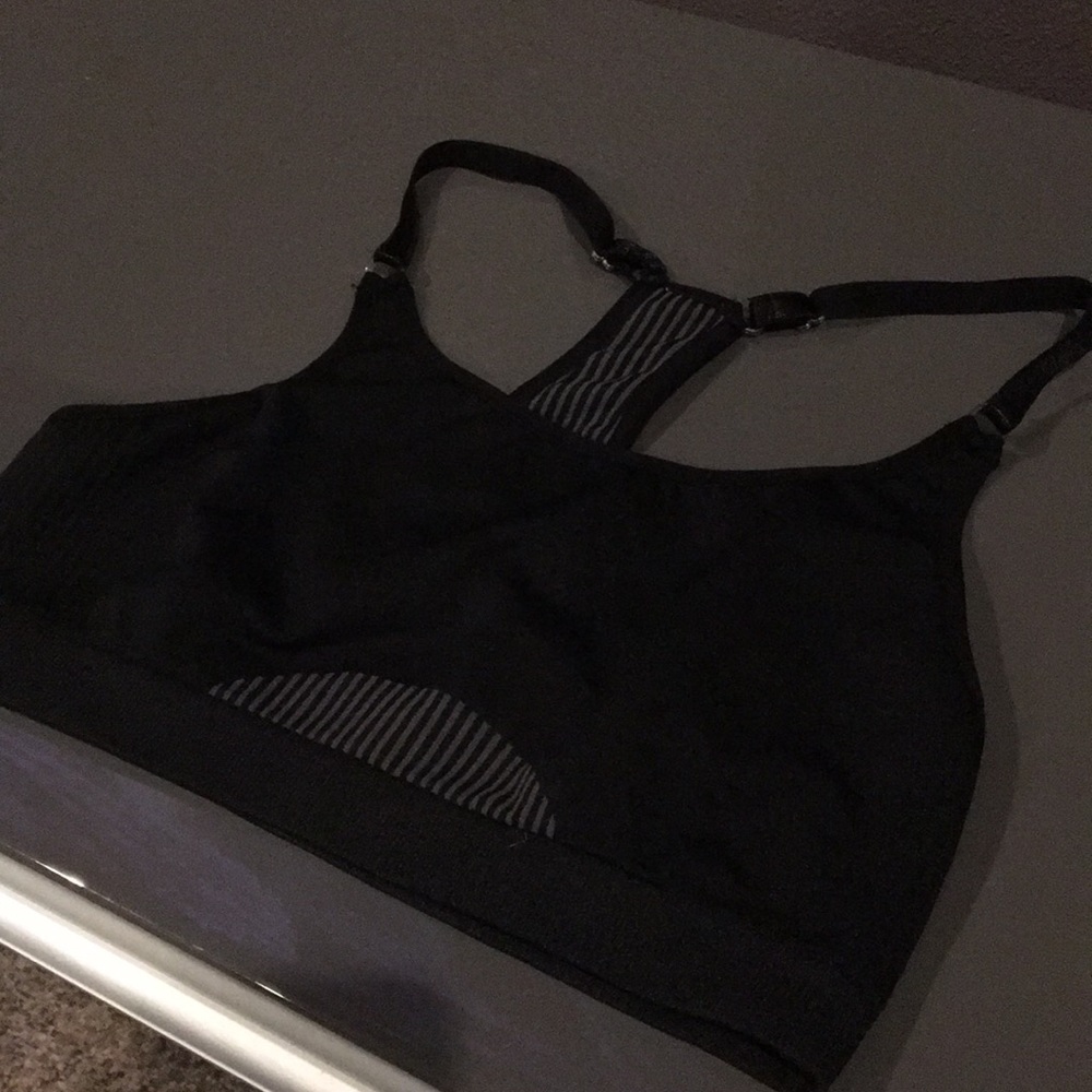 Sports bra